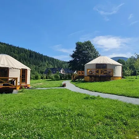 4 Zywioly -caloroczne Jurty W Sudetach Luxury tent Stronie Slaskie