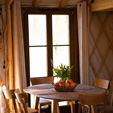 Luxury tent 4 Zywioly -caloroczne Jurty W Sudetach *